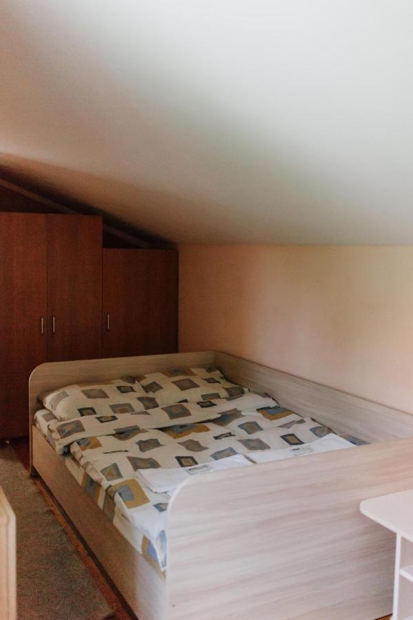 Mala Praha Hotel Ужгород Екстериор снимка