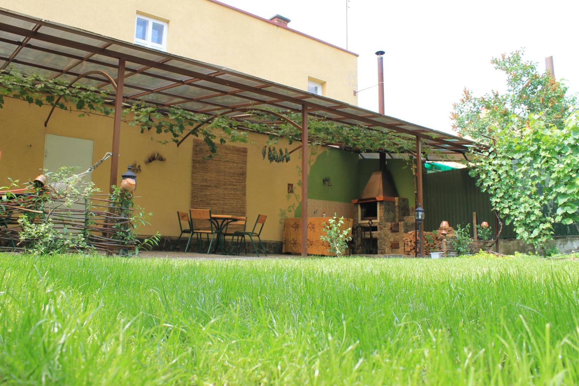 Mala Praha Hotel Ужгород Екстериор снимка