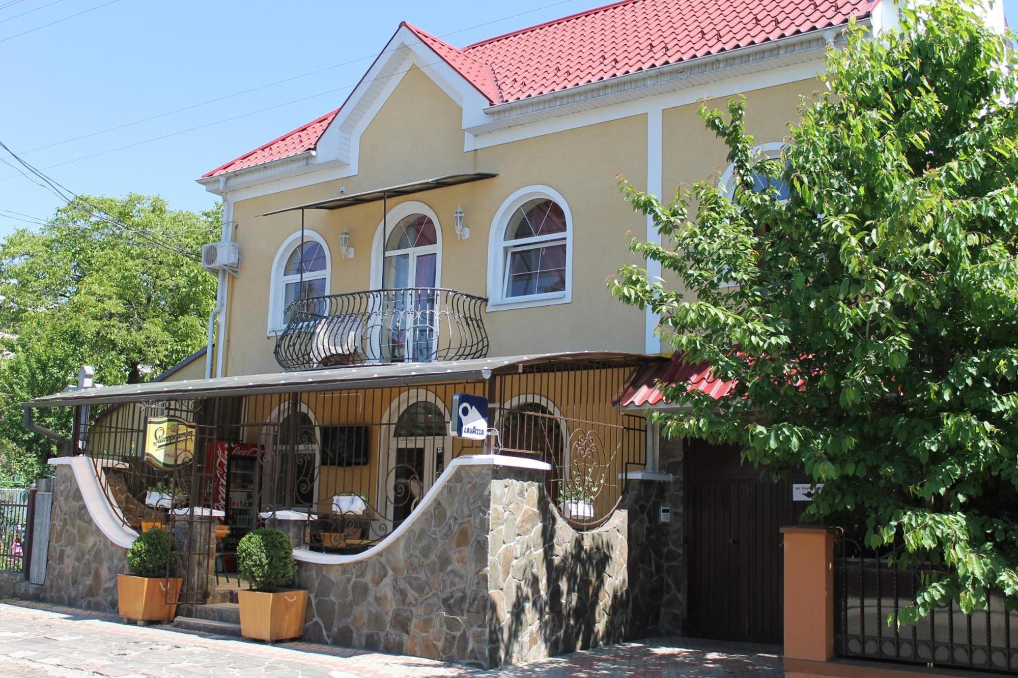 Mala Praha Hotel Ужгород Екстериор снимка
